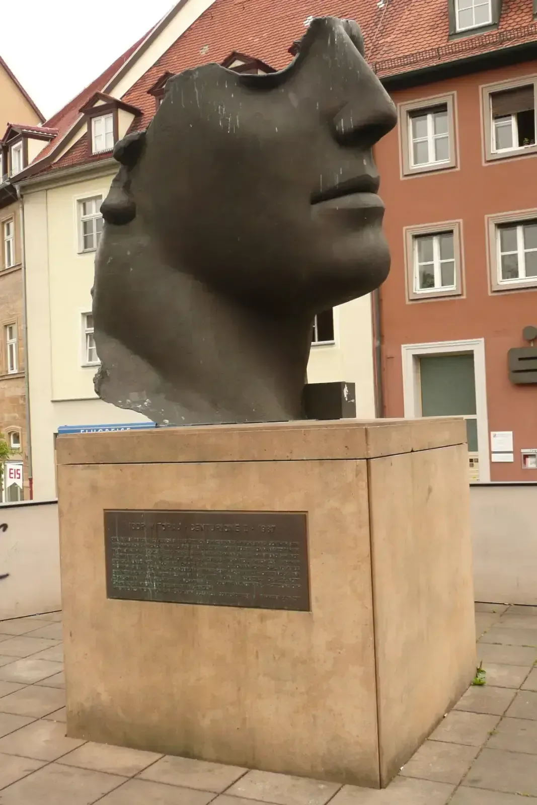 Igor Mitoraj Centurione I bronze sculpture detail, Bamberg — patinated surface close-up