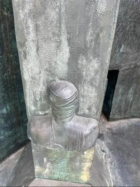 Tindaro Screpolato — Plac Defilad, Warsaw · photo 11