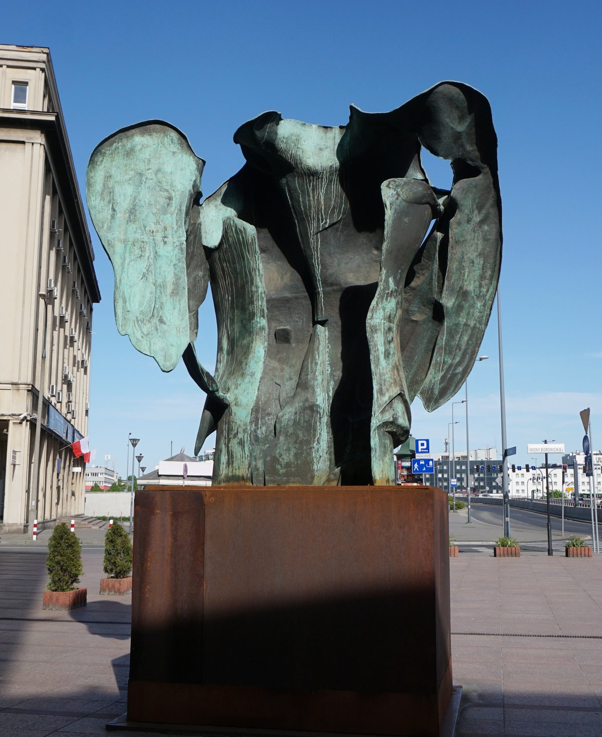 Nascita di Eros by Igor Mitoraj outside Opera Krakowska, Kraków