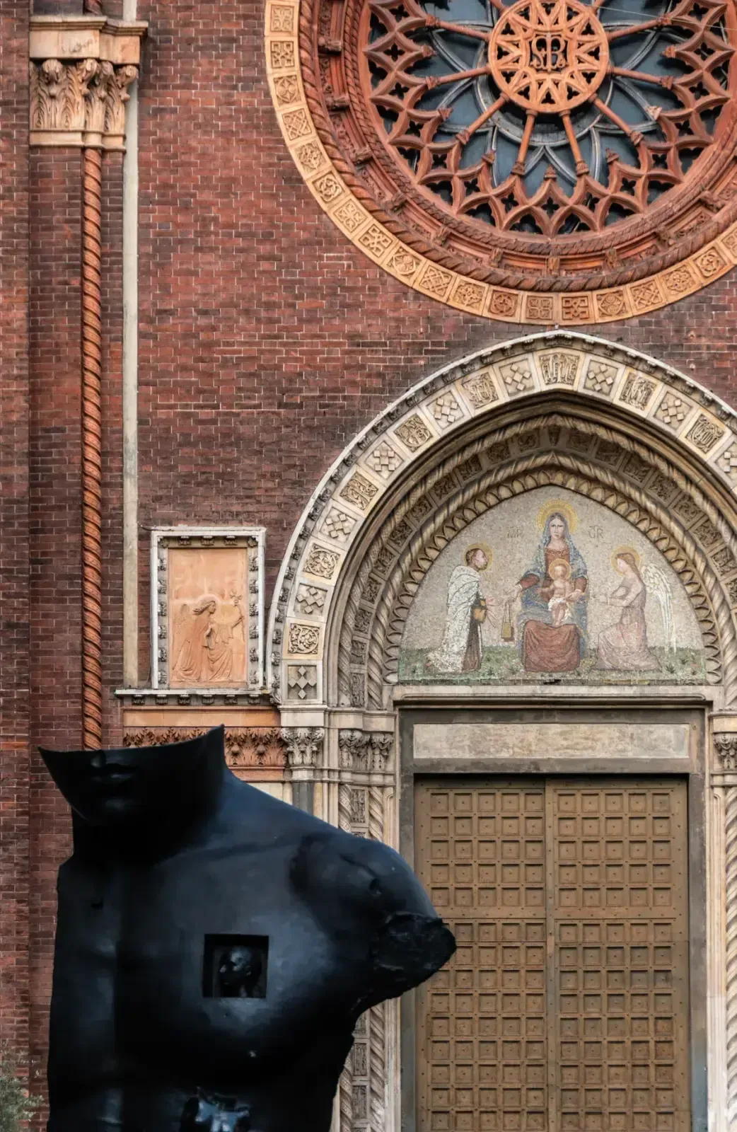 Igor Mitoraj in Milan — Igor Mitoraj
