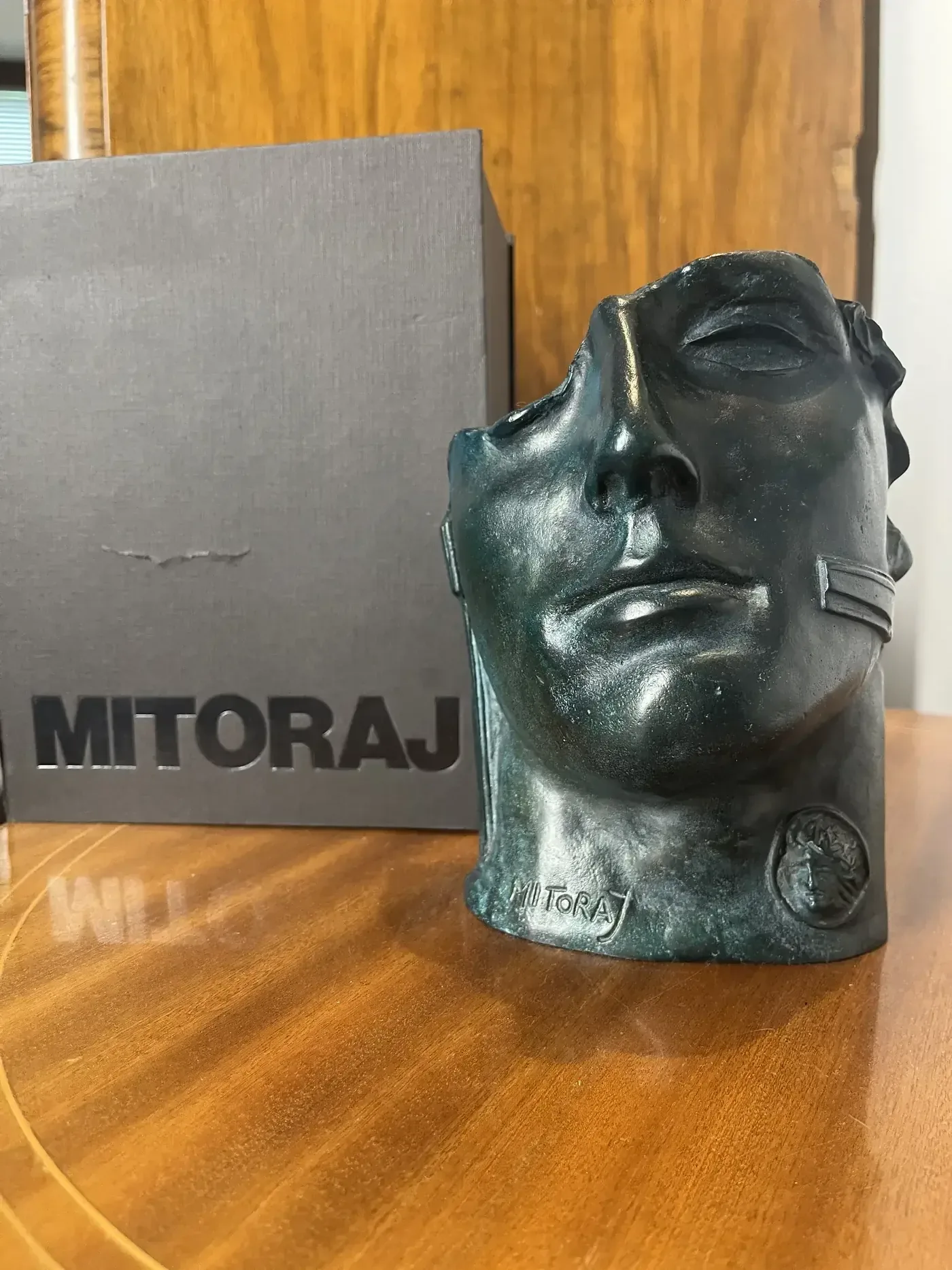 Centurione II (1987) — Igor Mitoraj, dark patina bronze, detail showing horizontal band and surface modelling, Ed. 1500