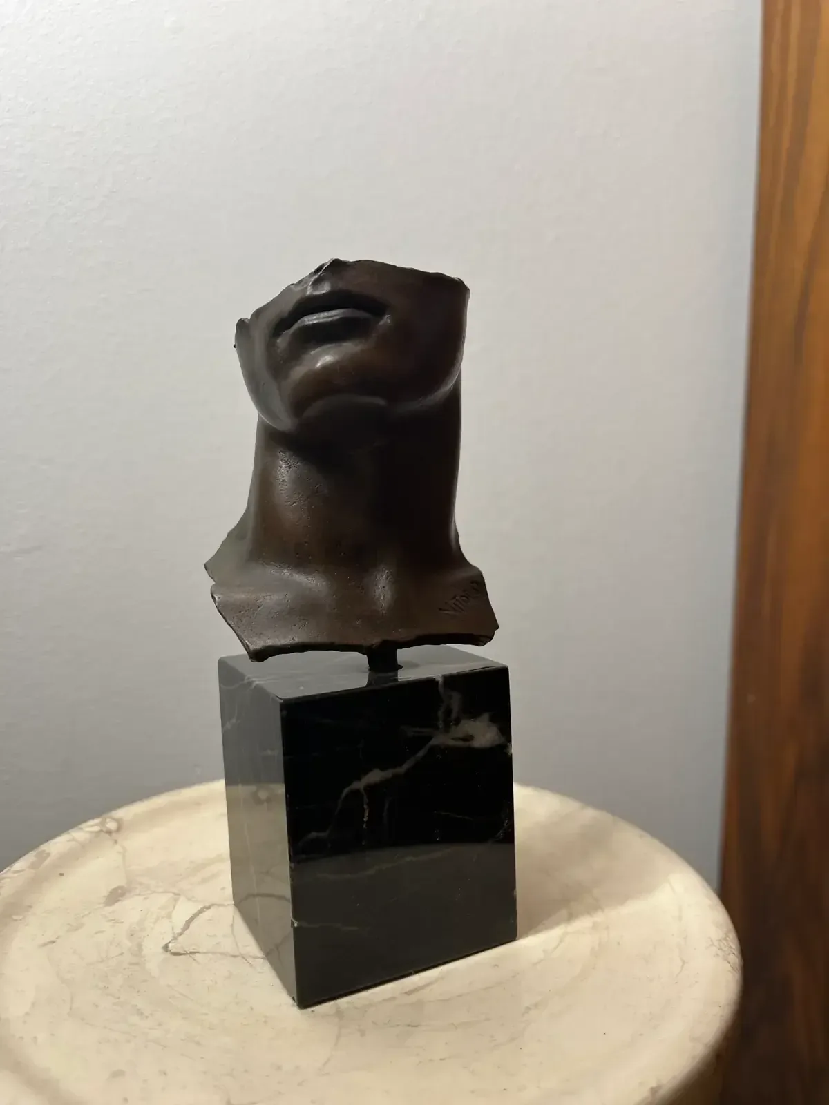 Portrait d'Homme (1984) — Igor Mitoraj, bronze, medal patina, right side view